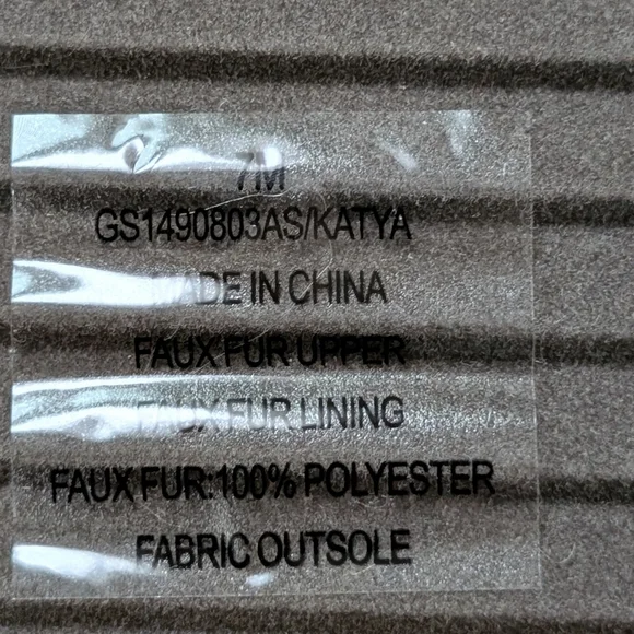 Altar'd State New With Tags Cozy Cream Fuzzy Sandals with Gold Buckles - Picture 5 of 7